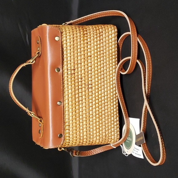 Handcrafted in Vietnam NWT Woven and Leather Expandable Purse - Picture 3 of 7